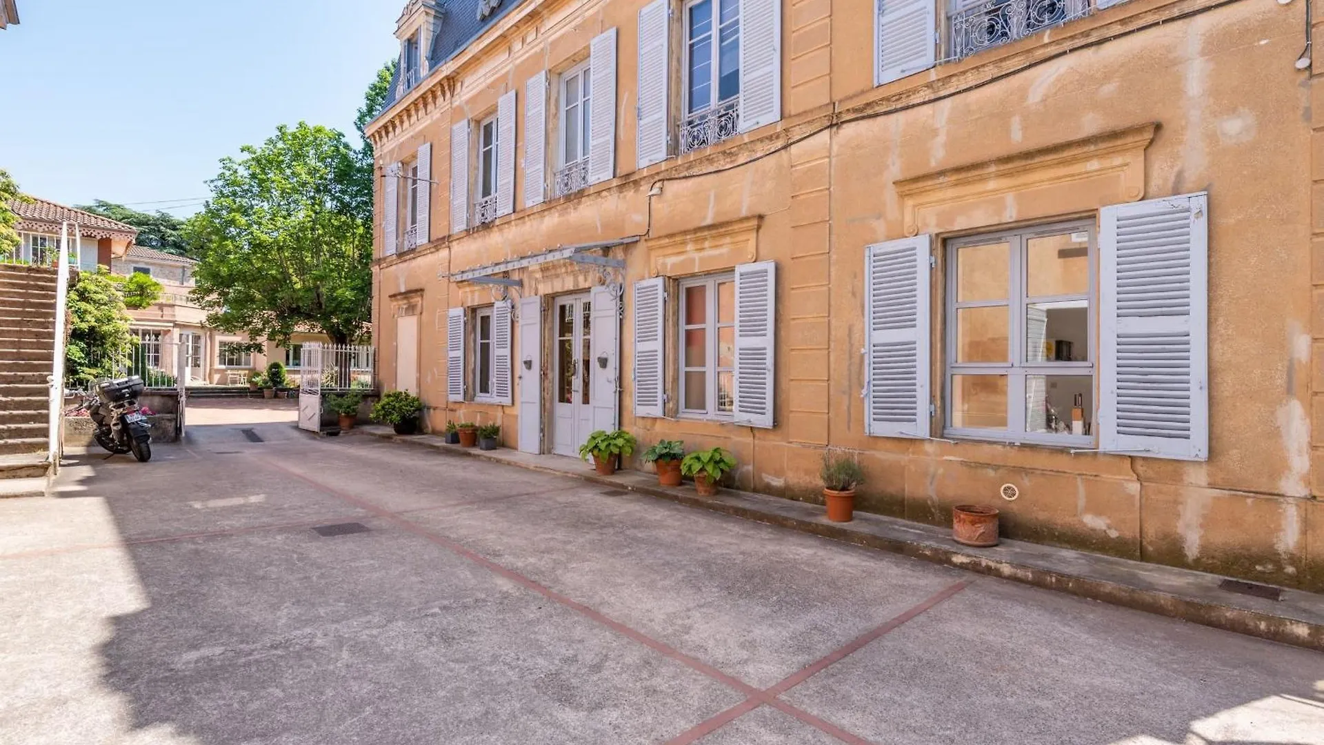 Le Parc - Estate with swimming pool in a park Villa Saint-Cyr-au-Mont-d'Or 0*,  Fransa