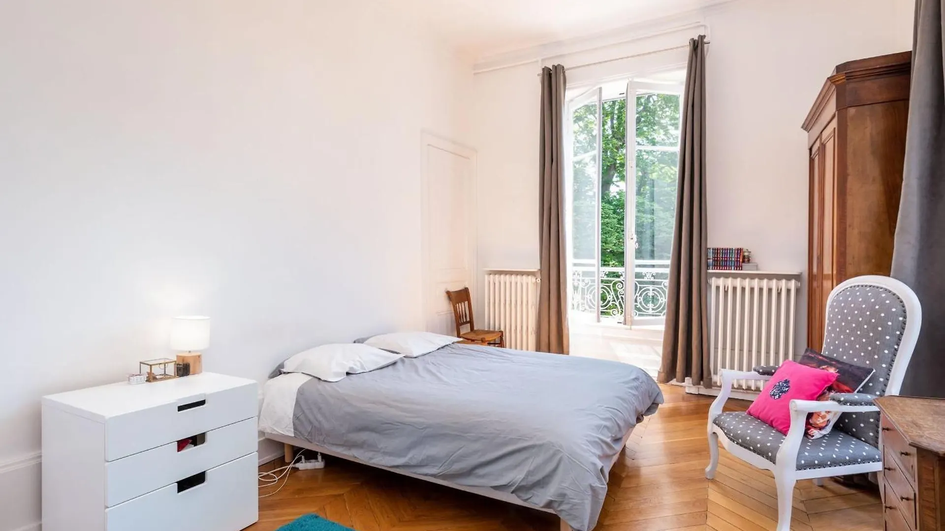 Le Parc - Estate with swimming pool in a park Villa Saint-Cyr-au-Mont-d'Or Fransa
